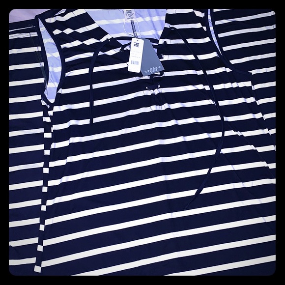 Women’s Dress - Picture 1 of 4